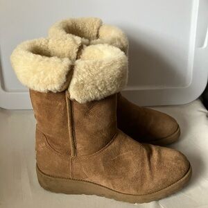 UGG Womens Amie 1013428 Chestnut Suede Sheepskin Short Wedge Boots Sz 7.5 38.5